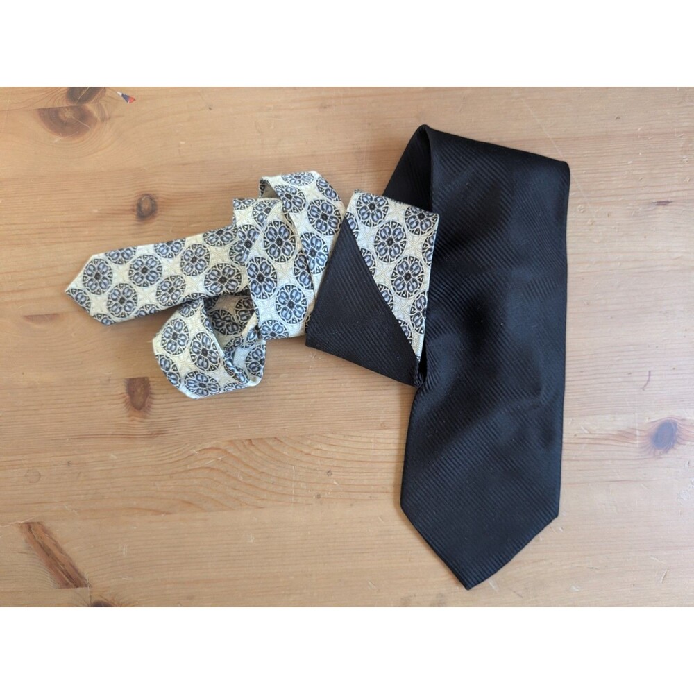 Brioni Two-Tone Bicolor Tie Black White Solid Geometric